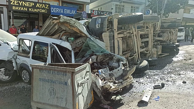 Malatya'da Kaza Mahallesi: Hurdaya Dönen Araçlar ve Yaralılar