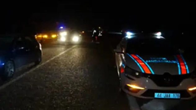 Malatya'da Otomobil Yayalara Çarptı: 2 Ölü, 1 Yaralı