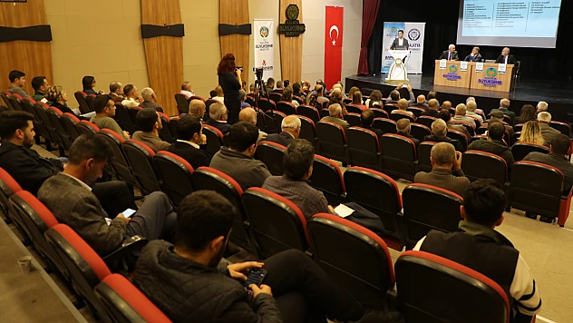 Malatya'da Tarımın Geleceği Konuşuldu: İklim Değişikliği, Kuraklık ve Kayısı Üretimi Gündemdeydi