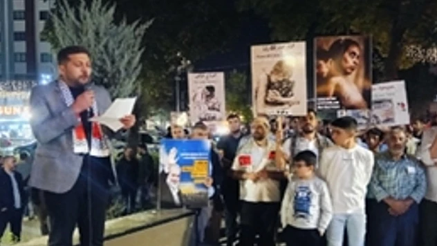 Malatya'da toplanan Filistin sevdalısı vatandaşlar etkinlik düzenledi