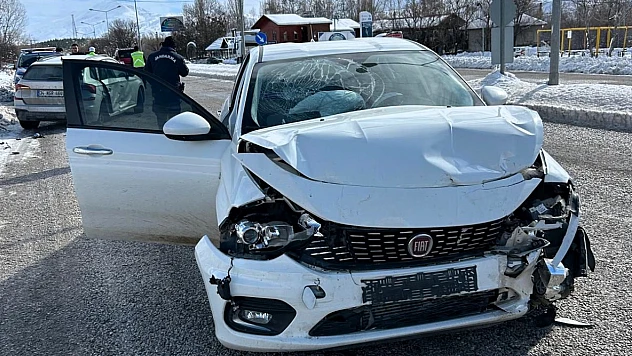 Malatya-Doğanşehir Yolunda Trafik Kazası: 3 Yaralı