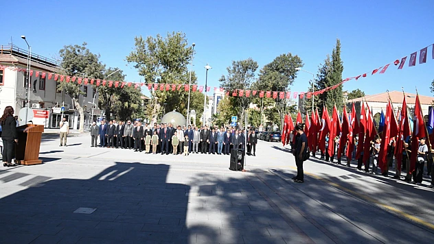 Malatya Milli Eğitim Müdürü Behçet Bakır Çelengi Törenle Sundu