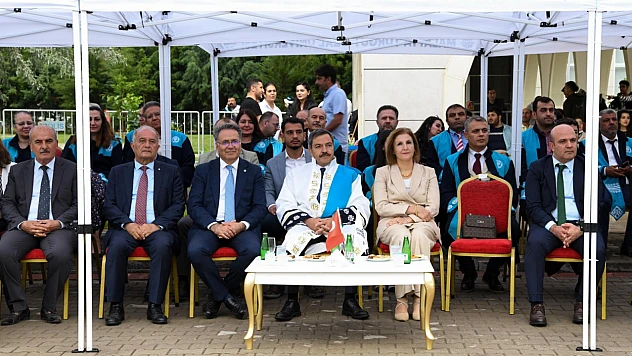 Malatya Turgut Özal Üniversitesinde Mezuniyet Coşkusu