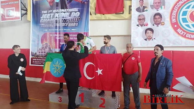 Malatyalı İzzet Özkan, Dünya 2.Cisi Oldu