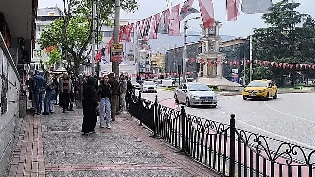 Marmara Denizi'nde 6,2 büyüklüğünde Deprem: İstanbul ve Çevre İllerde Hissedildi