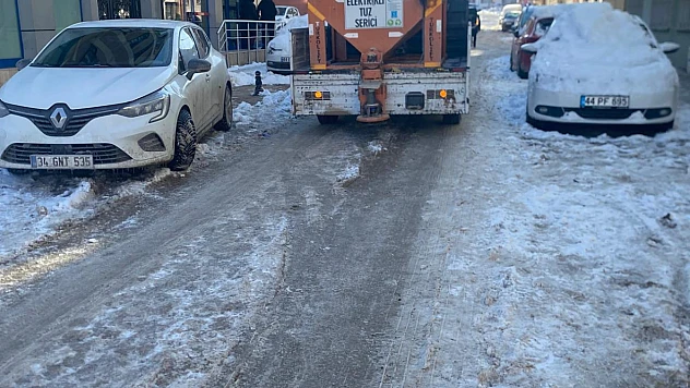 Merkez ve Kırsalda Kar Mesaisi: 40 Mahalle Yolu Açıldı