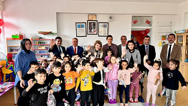 Milletvekili Ölmeztoprak, Minik Öğrenciler İle Bir Araya Geldi