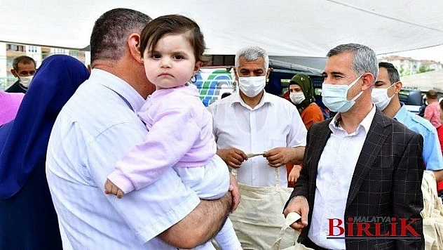 Milletvekili Tüfenkçi İle Başkan Çınar'dan Bostanbaşı Semt Pazarına Ziyaret