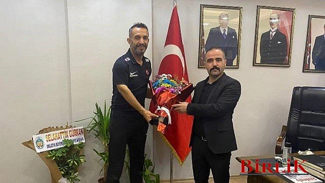 Milli Kaleciden Ülkü Ocakları'na Ziyaret