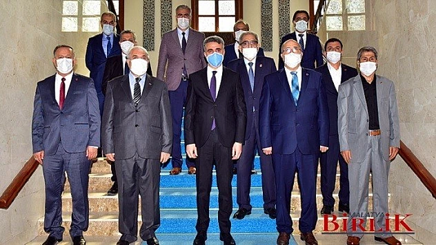 Muhtarlar Günü Dolayısıyla Vali Baruş'a Muhtarlardan Ziyaret