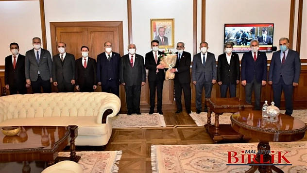 Muhtarlar Günü Dolayısıyla Vali Baruş'a Muhtarlardan Ziyaret