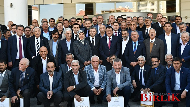 Muhtarlar Onuruna Yemek Programı Düzenlendi