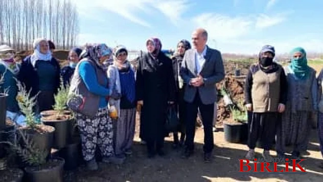 Murat Aslan, Kadınlar Baştacıdır Her Gün Hatırlanmalıdır
