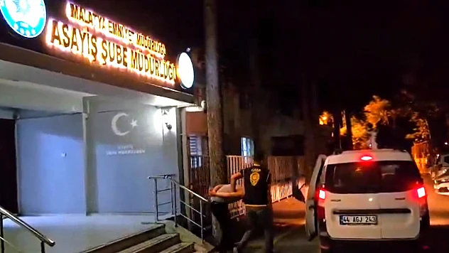 Narkotik Operasyonlarında Kilolarca Uyuşturucu Ele Geçirildi: 5 Şüpheli Gözaltında