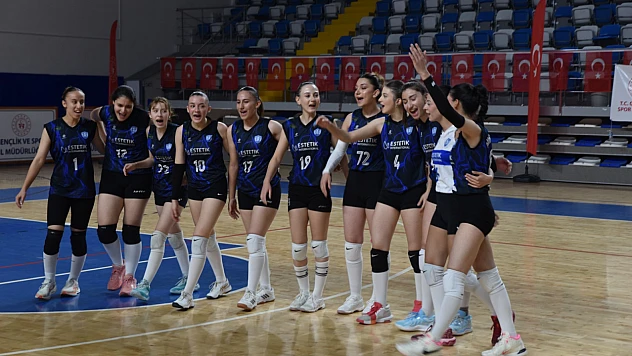Nefes Kesen Derbi! Malatya Voleybol Spor 91000 Dev Malatya'yı 3-2 Mağlup Etti