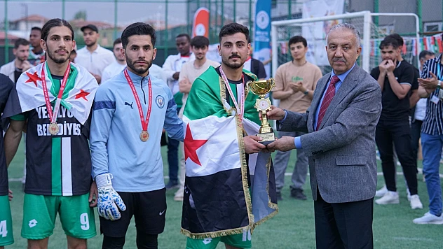 Ödüllü 3.Uluslararası Yeşilyurt Futbol Turnuvası Sona Erdi