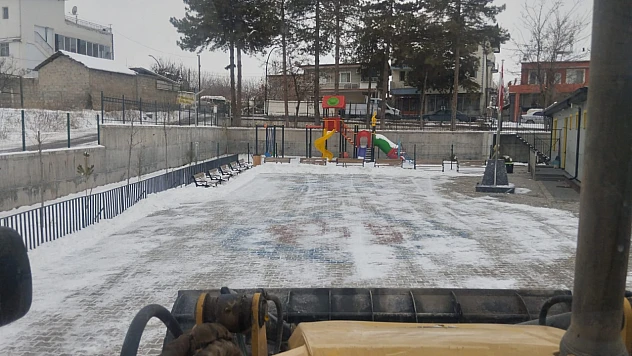 Öğrenciler İçin 24 Saat Karla Mücadele