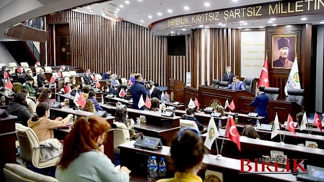 Öğrencilerden Başkan Gürkan'a Kütüphaneler Haftası Ziyareti