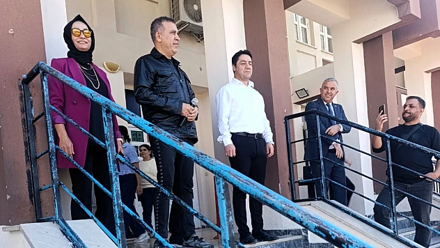 Öğrencilerle Keyifli Anlar: Haluk Levent Barguzu Ortaokulu'nda