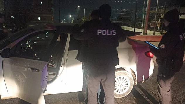 Okul ve Yurt Çevrelerinde Güvenlik Uygulamaları Devam Ediyor