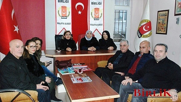 Özceyhan, Özgür Basın Demokrasinin Sesi ve Gücüdür