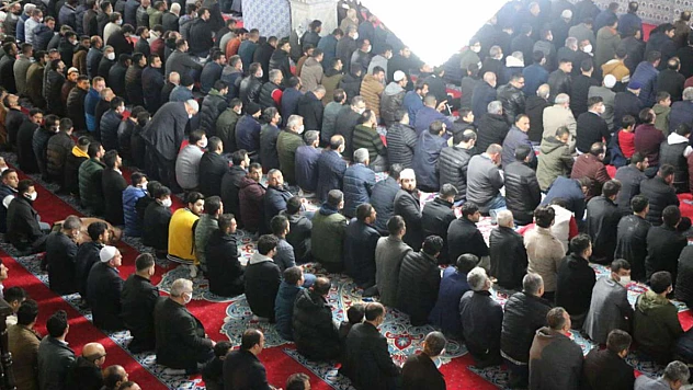 Regaib Kandili yarın idrak edilecek