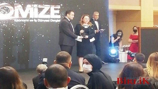 Rektör Karabulut'a Kayısı Çekirdeği Çalışmaları Ödülü