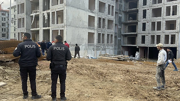 Rezerv Alan İnşaatında Feci Kaza: 6'ncı Kattan Düşen İşçi Ağır Yaralandı
