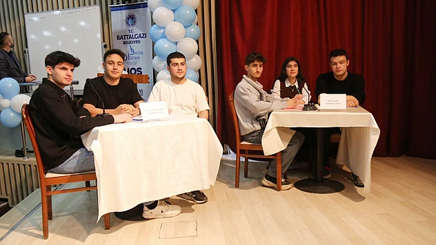 Şampiyon Kim?' Bilgi Yarışmasında İlk Turlar Başladı