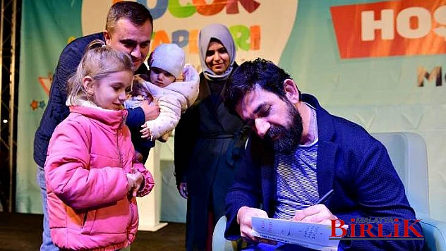 Serdar Tuncer Şiirleri Ve Sohbetleriyle Unutulmaz Bir Gece Yaşattı