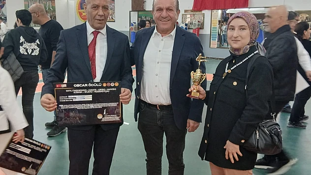 Seydi Battal Gazi Özçınar'a KKTC'de İki Spor Oscar Ödülü