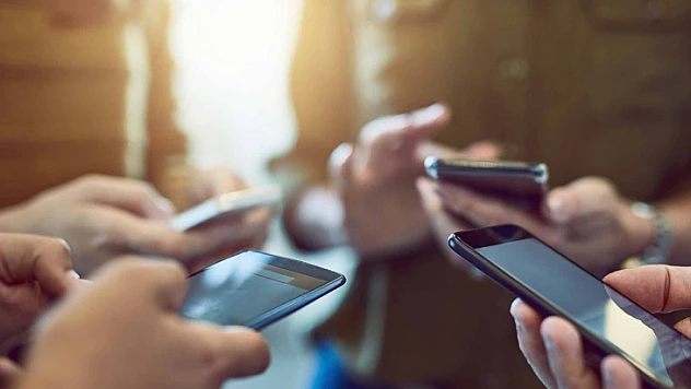 Teknoloji bağımlısı çocukları bekleyen 4 önemli tehlike!