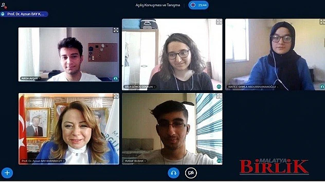 Tıp Fakültesi'nin İlk Dersine Rektör Karabulut Verdi