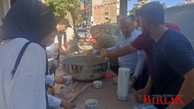 Tokyo Otel İşletmecileri 1.500 Kişilik Aşure Dağıttı