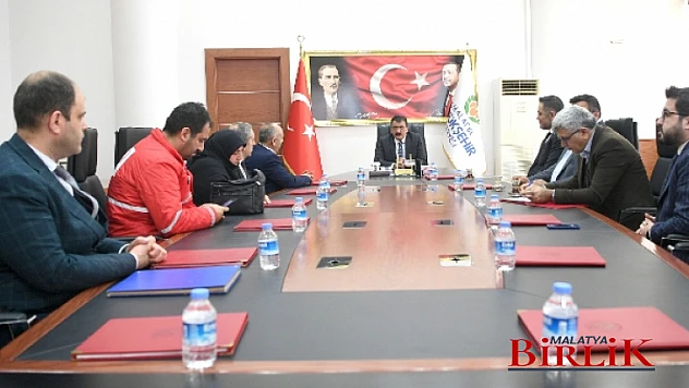 Türk Kızılay Malatya Şube Başkanı Ve Yönetimi Başkan Gürkan'ı Ziyaret Etti