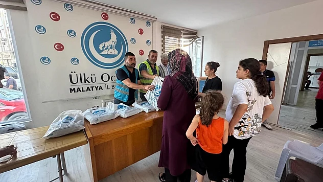 Ülkü Ocaklarından Kırtasiye Yardımı