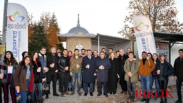 Üniversitelilere Çeşmeden Çorba İkramı