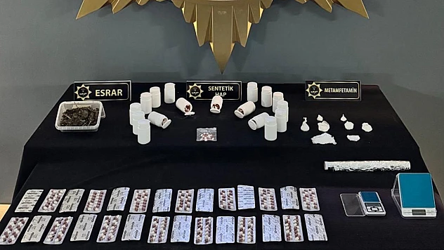 Uyuşturucu Operasyonunda Binlerce Sentetik Hap ve Metamfetamin Ele Geçti