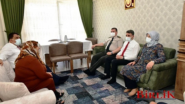 Vali Baruş,15 Temmuz Şehitlerini Unutmadı