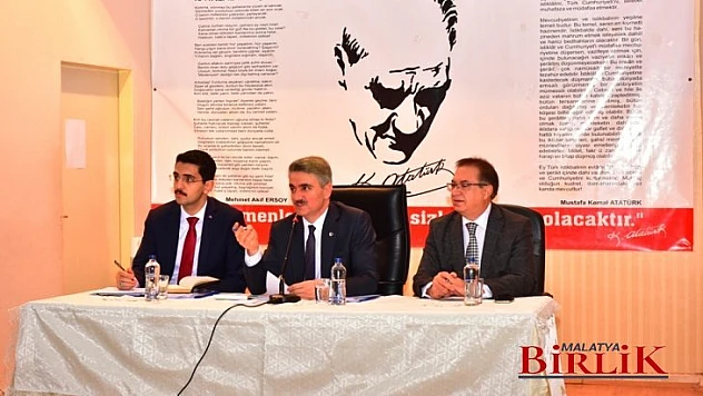 Vali Baruş Akçadağ İlçesinde Muhtarlarla Toplantı Düzenledi