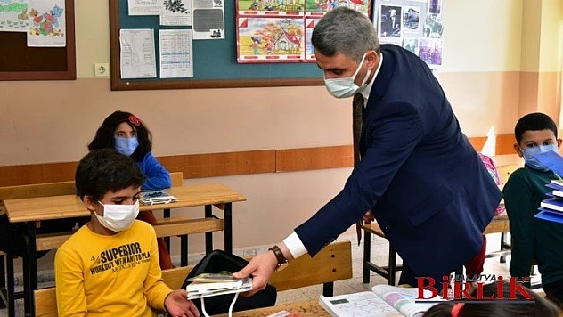 Vali Baruş, Hacı Halil Çiftliği İlkokulu ve Malatya Spor Lisesine ziyaret