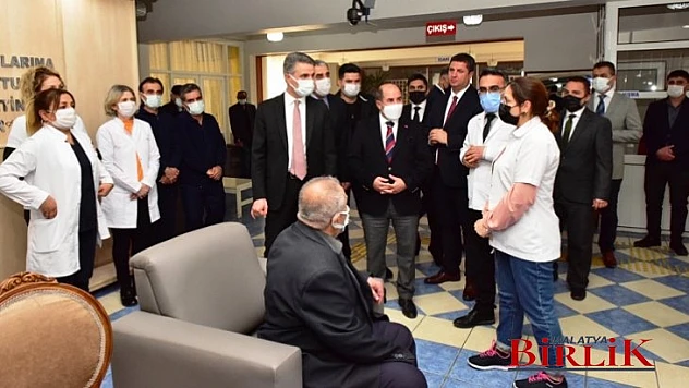 Vali Baruş Huzurevi Sakinleriyle Bir Araya Geldi