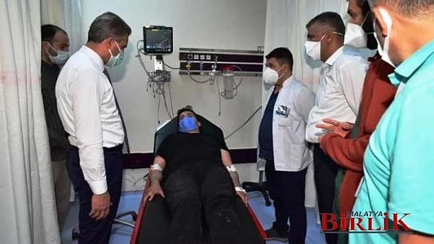 Vali Baruş, Kazazedeleri Ziyaret Etti