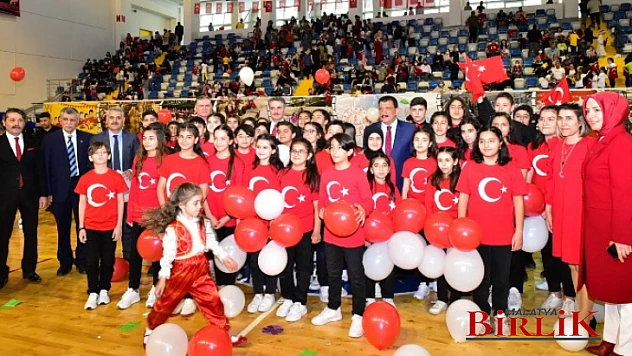 Vali Baruş, Koltuğunu Küçük Vali Baştürk'e Devretti