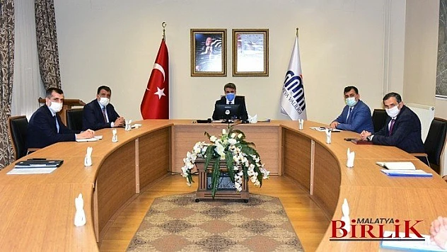 Vali Baruş 'Köy Konut Projeleri' Değerlendirme Toplantısı