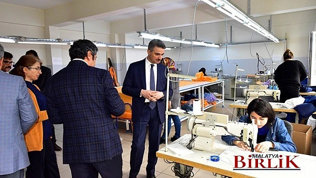 Vali Baruş Maske ve Dezenfektan Üretimi Yapan Liseleri Ziyaret Etti