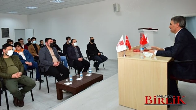 Vali Baruş, MTTB'li Gençlerle Buluştu