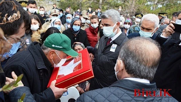 Vali Baruş, Şehit Uzm. Çvş. Kızılay'ın Cenaze Törenine Katıldı