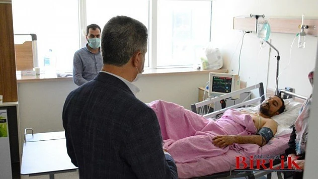 Vali Baruş, Tren Kazasında Yaralanan Personeli Ziyaret Etti