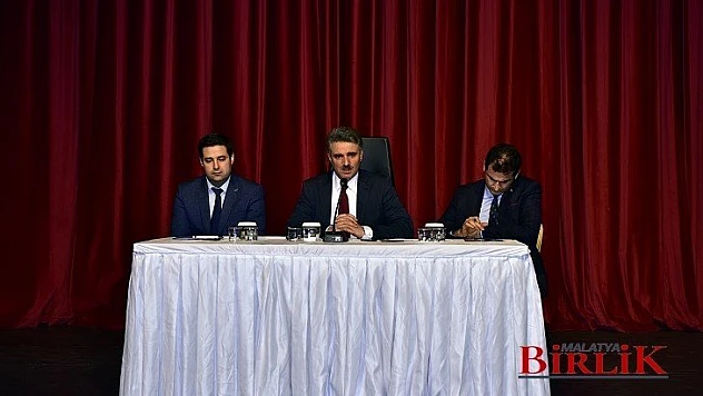 Vali Baruş Yeşilyurt İlçe Muhtarlarıyla  Bilgilendirme Toplantısı